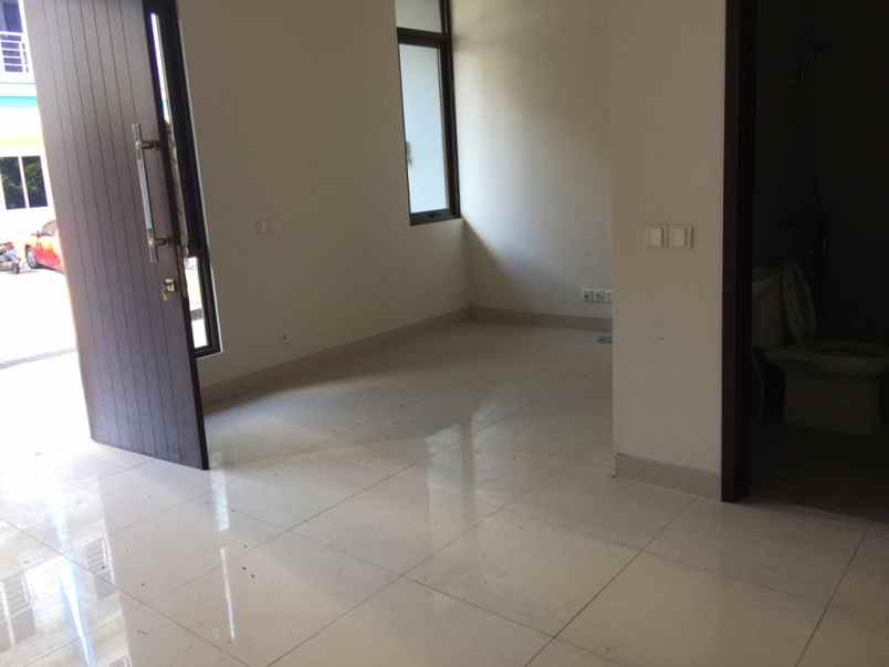 rumah kost regent town dijual