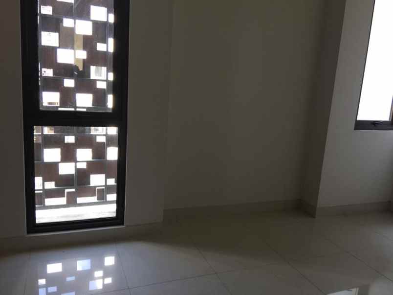 rumah kost regent town dijual