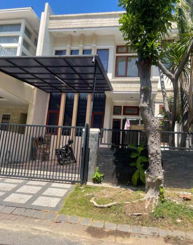 rumah luas 144m2 pakuwon city surabaya row jalan lebar