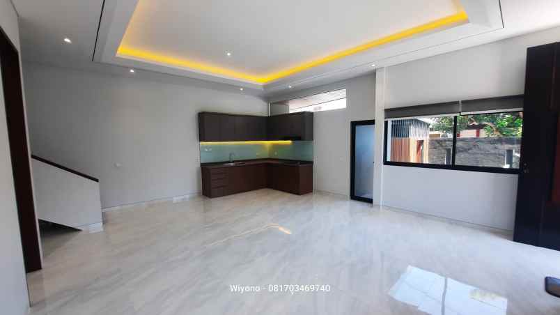 rumah manyar indah dekat merr surabaya