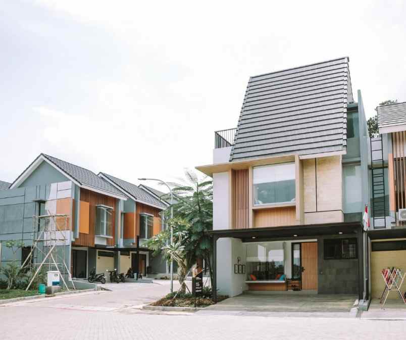 rumah mewah 3 lantai tanpa dp dekat toll bsd serpong