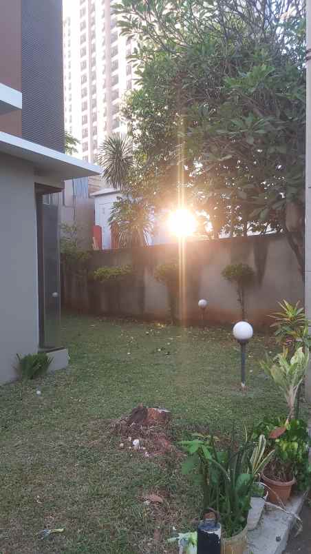 rumah mewah anti banjir murah