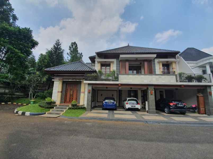 rumah mewah asri di sektor 7 bintaro