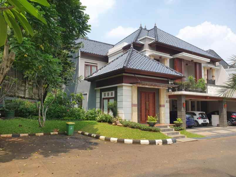 rumah mewah asri di sektor 7 bintaro