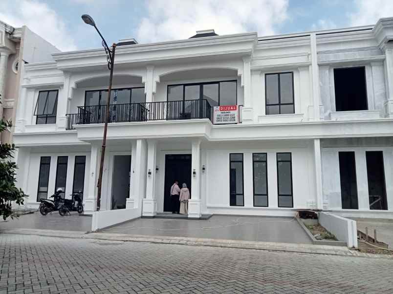 rumah mewah di komp park royal gulama