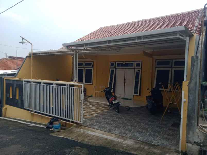 rumah mewah satu lantai daerah manyaran semarang barat