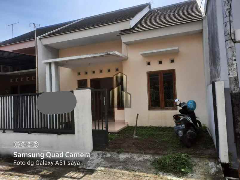 rumah mewah satu lantai daerah tlogomulyo semarang