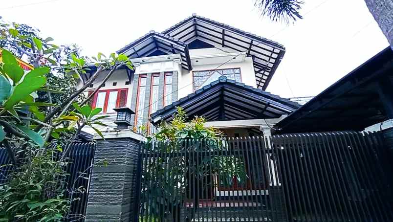 rumah mewah siap huni di jl subang antapani bandung