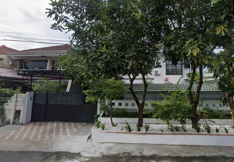 rumah mewah taman pondok indah siap huni daerah wiyung