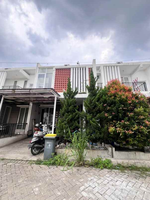 rumah minimalis modern dalam cluster di pamulang