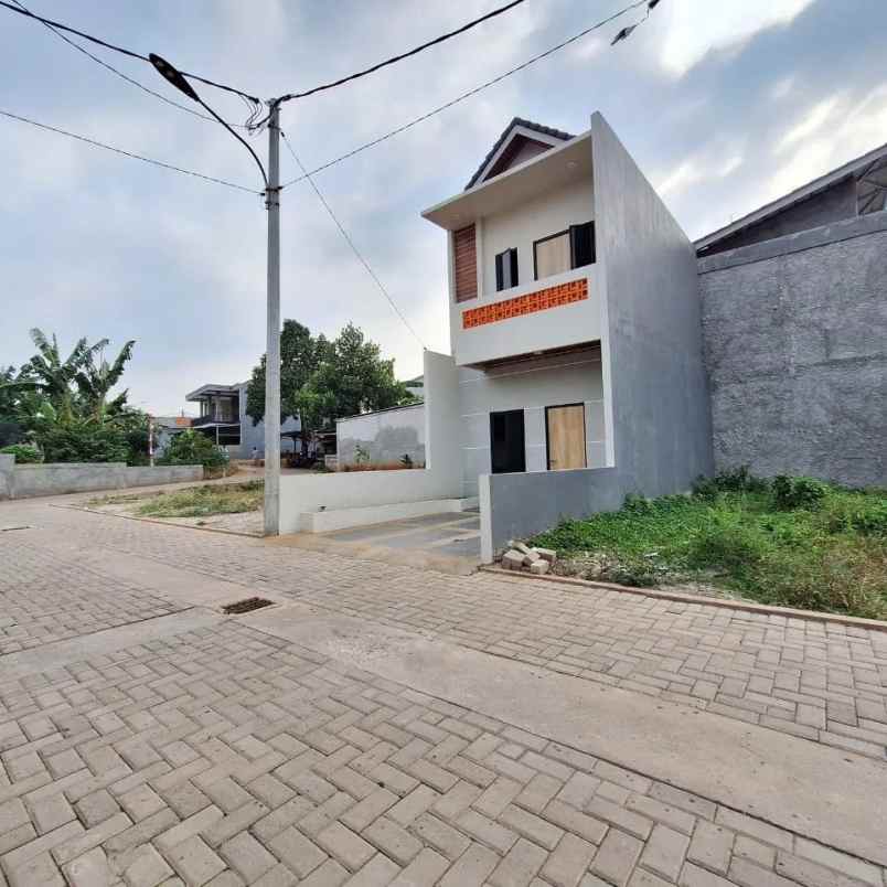 rumah modern 2 lt murmer dekat graha raya bintaro