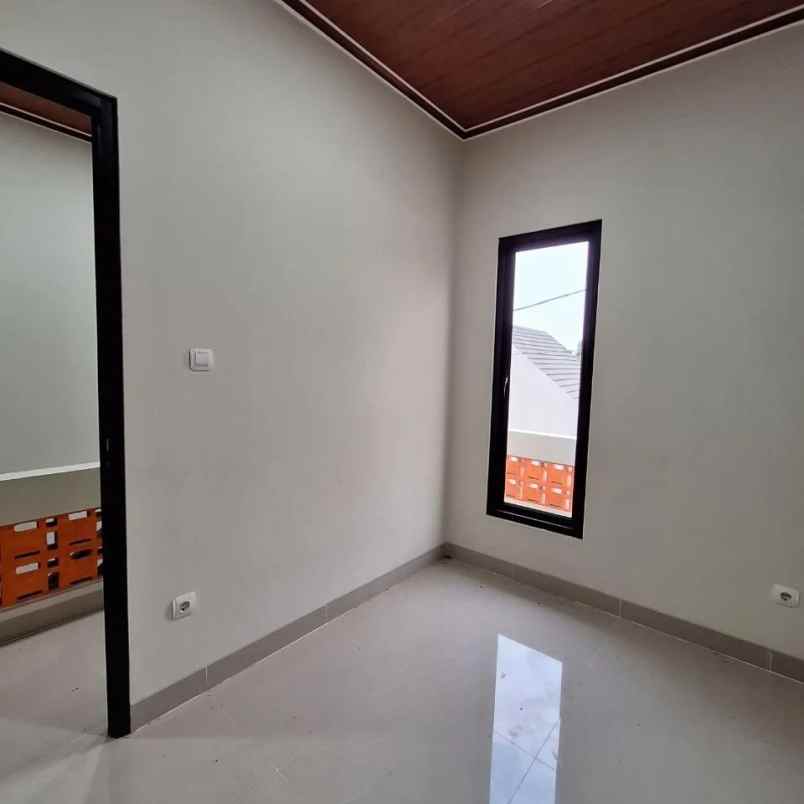 rumah modern 2 lt murmer dekat graha raya bintaro