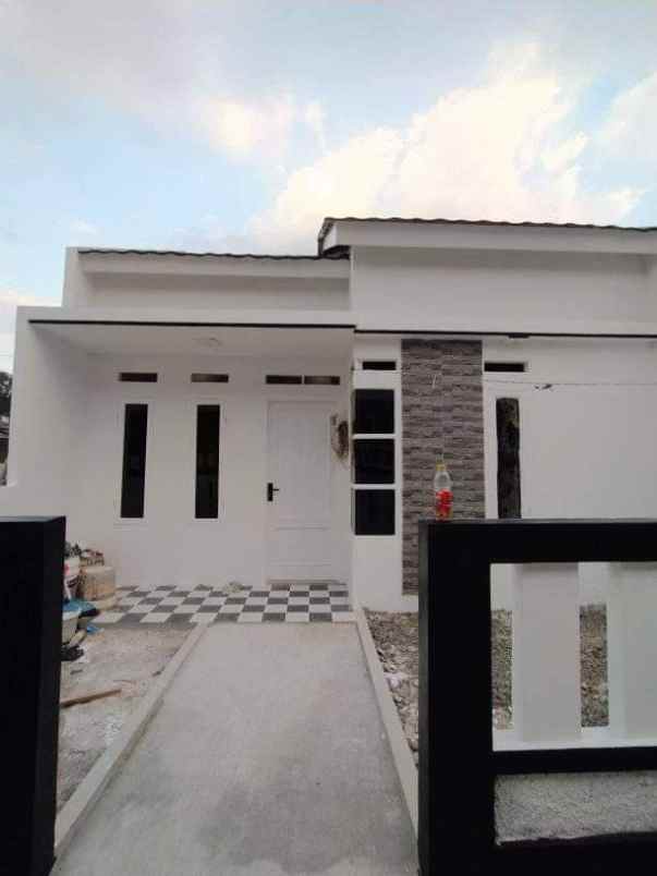 rumah modern dekat stasiun krl harga cash nego