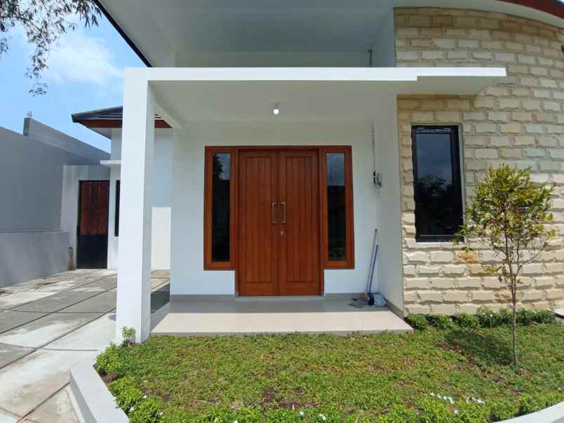 rumah modern dengan desain sirkulasi udara optimal