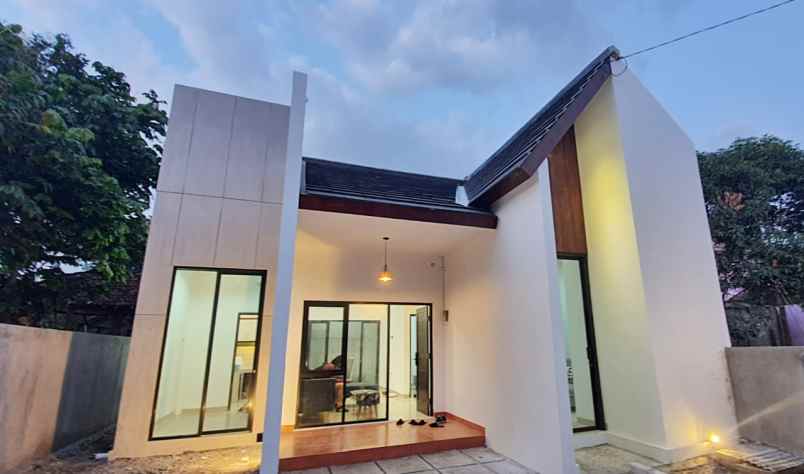 rumah modern smart home furnished dekat polres sleman