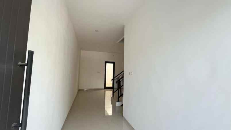 rumah nirwana eksekutif dekan merr gate tol superindo