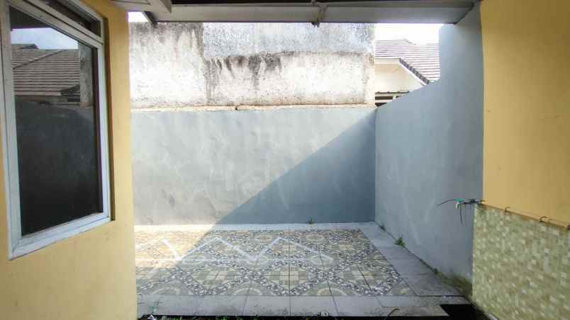 rumah perum mettland cileungsi