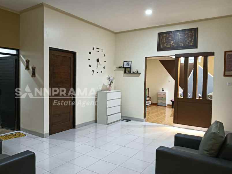 rumah second cantik lingkungan asri serpong ciater ash