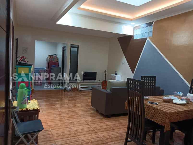 rumah second cantik lingkungan asri serpong ciater ash