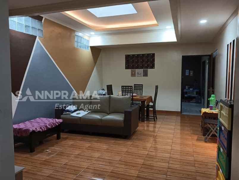 rumah second cantik lingkungan asri serpong ciater ash