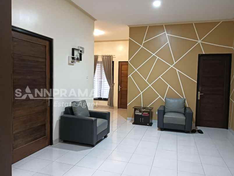 rumah second cantik lingkungan asri serpong ciater ash