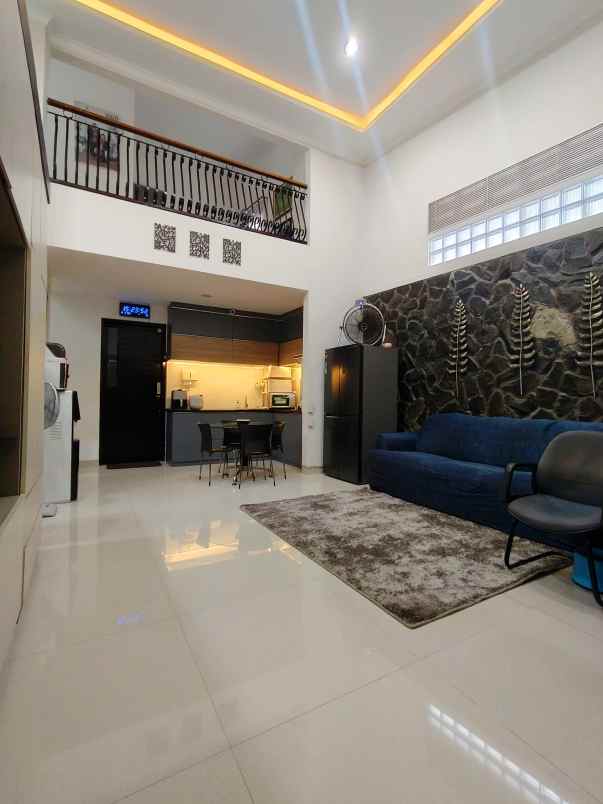 rumah second design modern di bambu apus jaktim