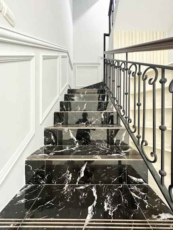 rumah second siaphuni di bambu apus jakarta timur