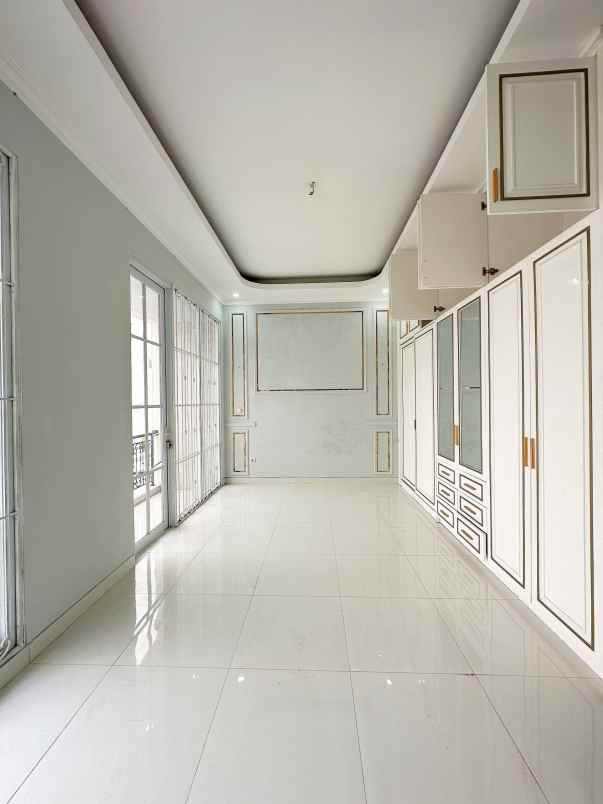 rumah second siaphuni di bambu apus jakarta timur