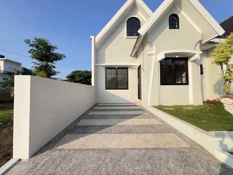 rumah semi furnish di green view pandaan spek istimewa