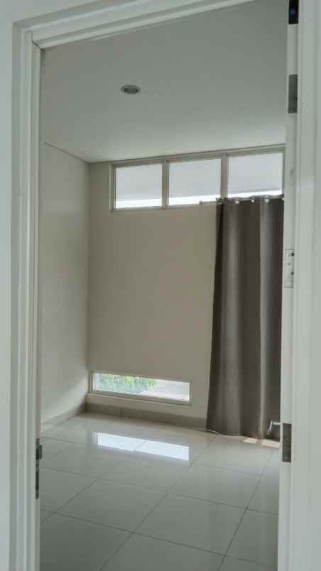 rumah siap huni di cluster vasana harapan indah bekasi