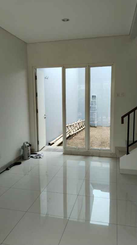 rumah siap huni di cluster vasana harapan indah bekasi