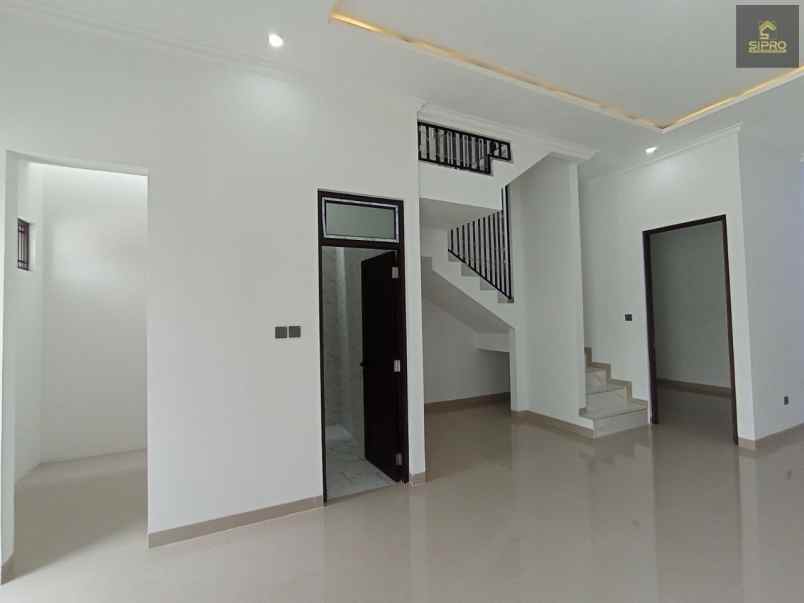 rumah siap huni hanya 1 4 m an desain modern classic