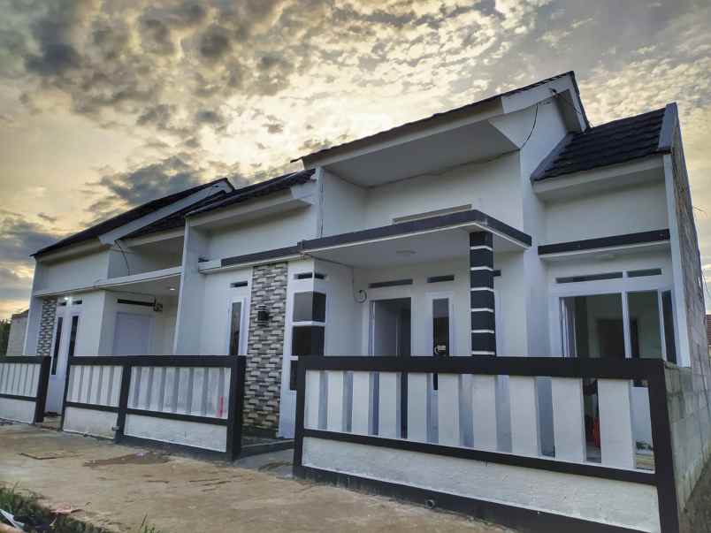 rumah siap huni modern dan strategis dekat stasiun