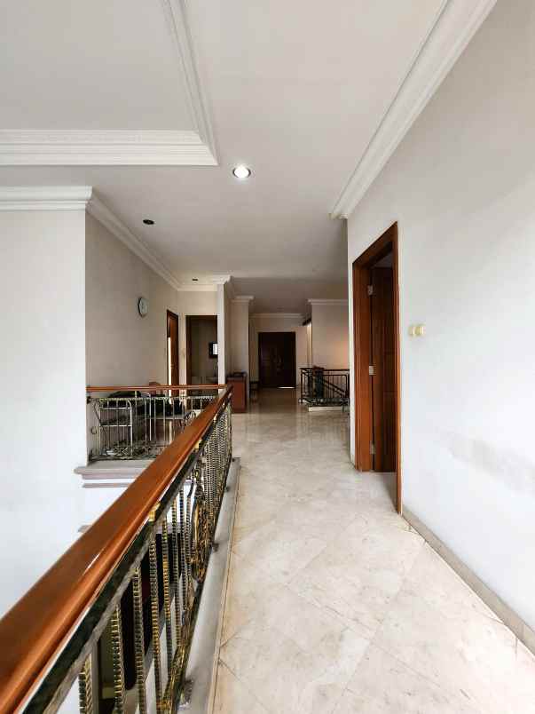 rumah siap huni non komplek di duren sawit jaktim