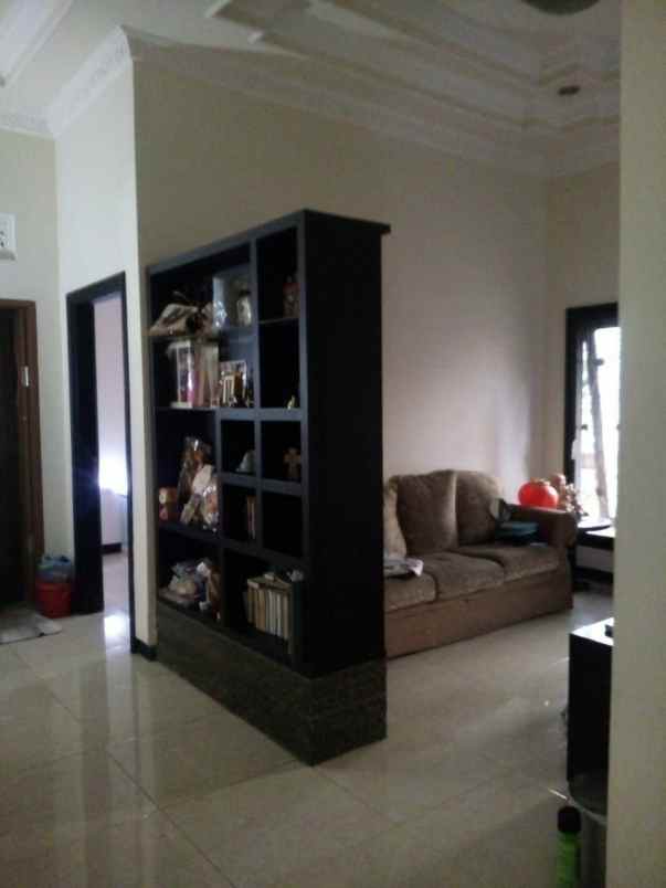 rumah sutorejo selatan row 2 mobil dekat unair