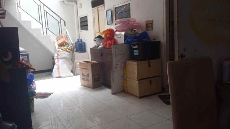 rumah sutorejo tengah butuh renov row 2 mobil