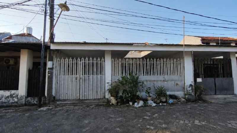 rumah sutorejo tengah butuh renov row 2 mobil