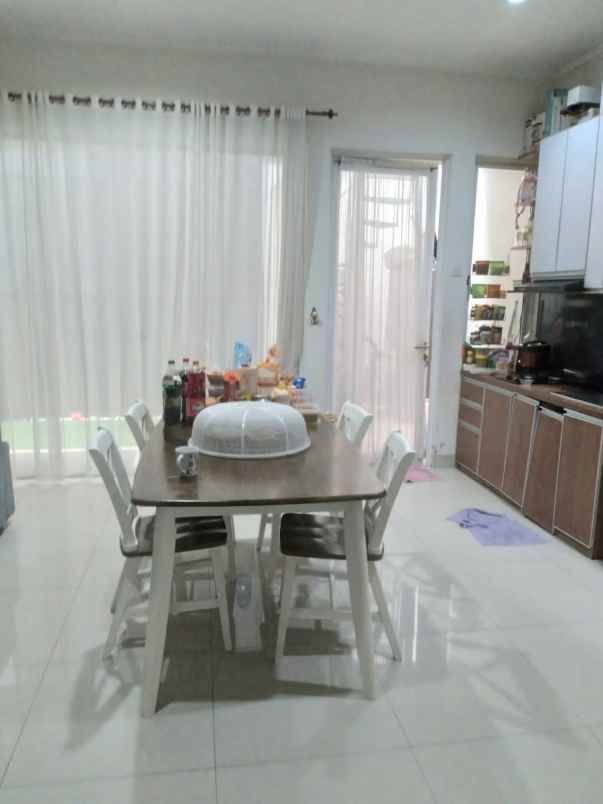 rumah terawat dalam cluster di discovery bintaro jaya