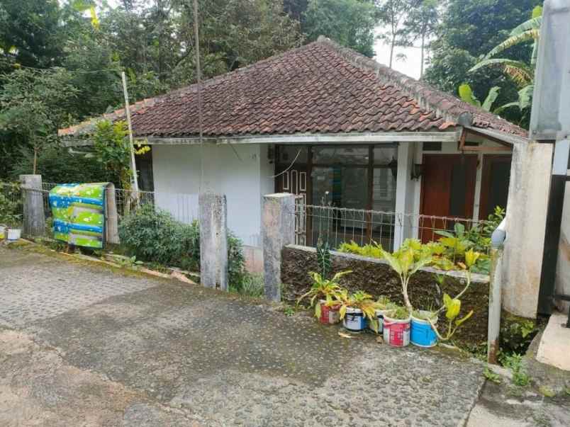 rumah tua hook di kawasan bukit ligar cigadung timur