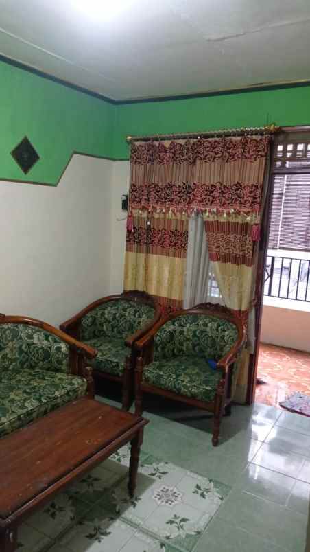 sewa cepat rumah plus furnish dekat uns