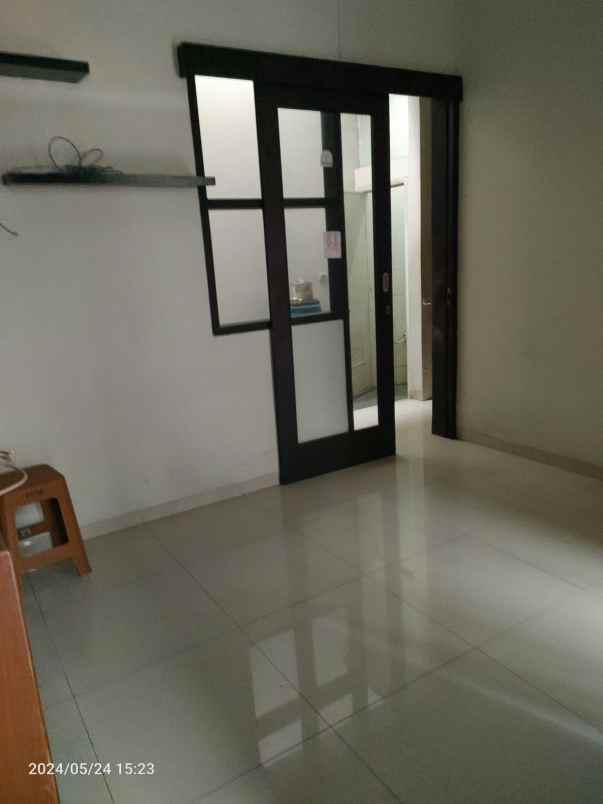 taman holis indah dekat sekolah bpk