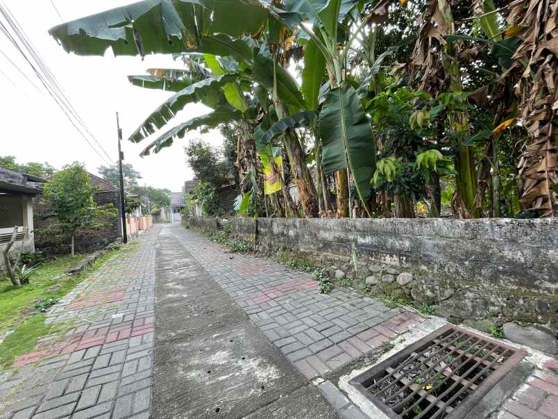 tanah 100 meter jl pandanaran dekat kampus uii