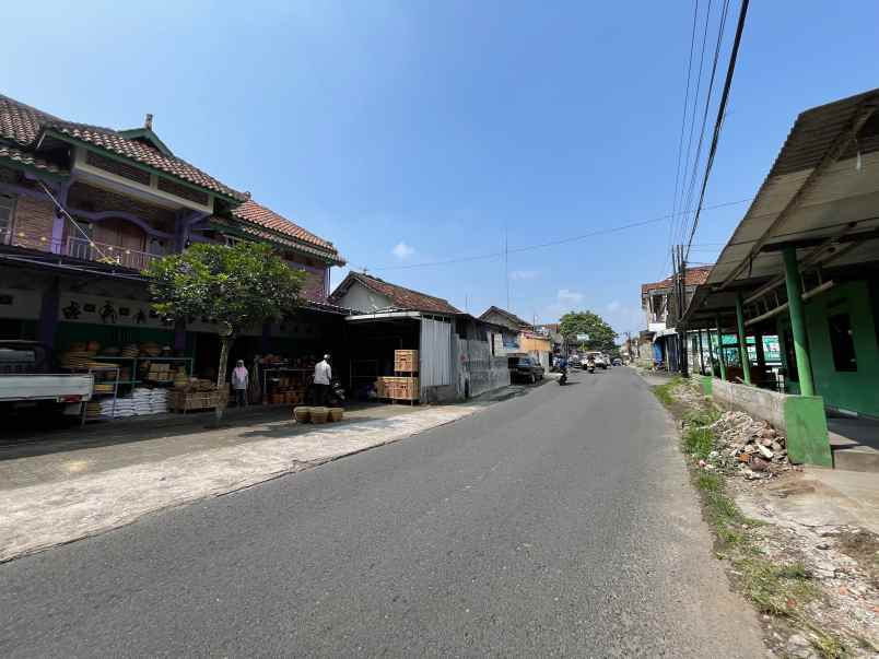 tanah 100 meter jl pandanaran dekat kampus uii