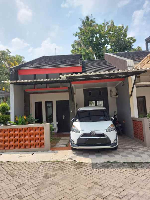 town house bintaro sektor 9