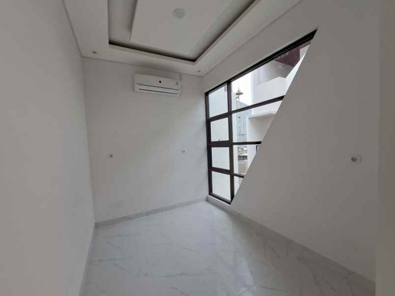 townhouse milenial di utan kayu jkt