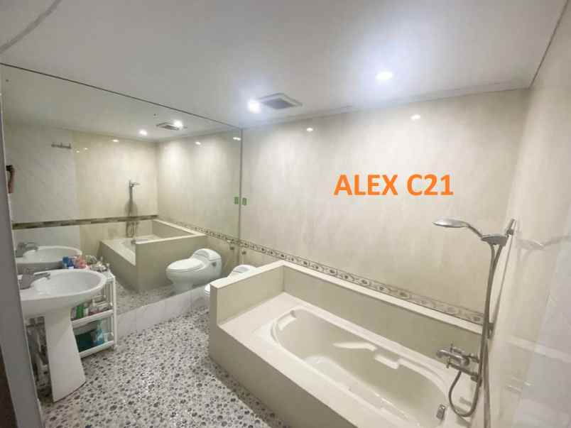 tr028 dijual rumah mewah komplek intan lestari estate