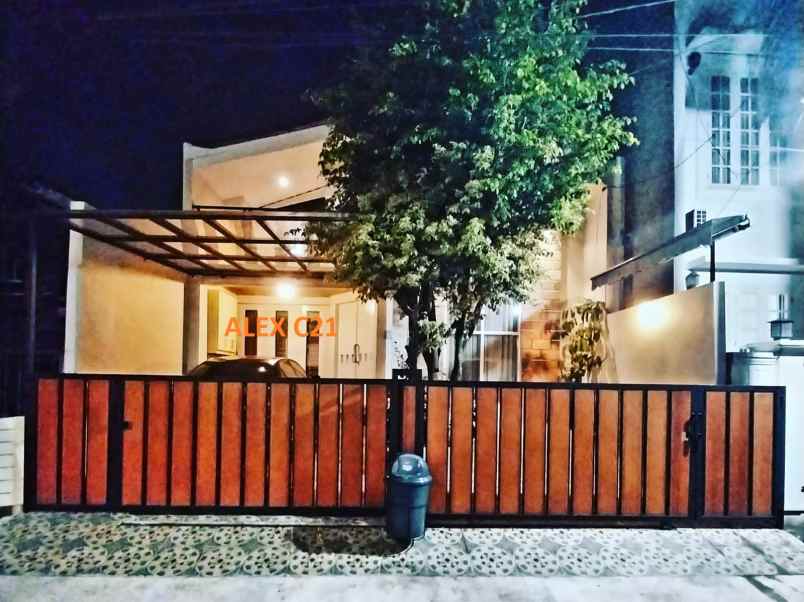 tr028 dijual rumah mewah komplek intan lestari estate