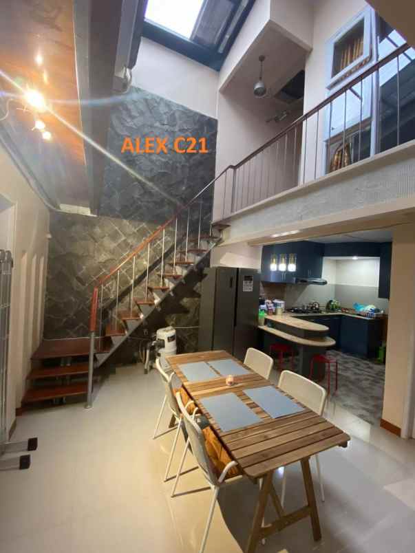 tr028 dijual rumah mewah komplek intan lestari estate