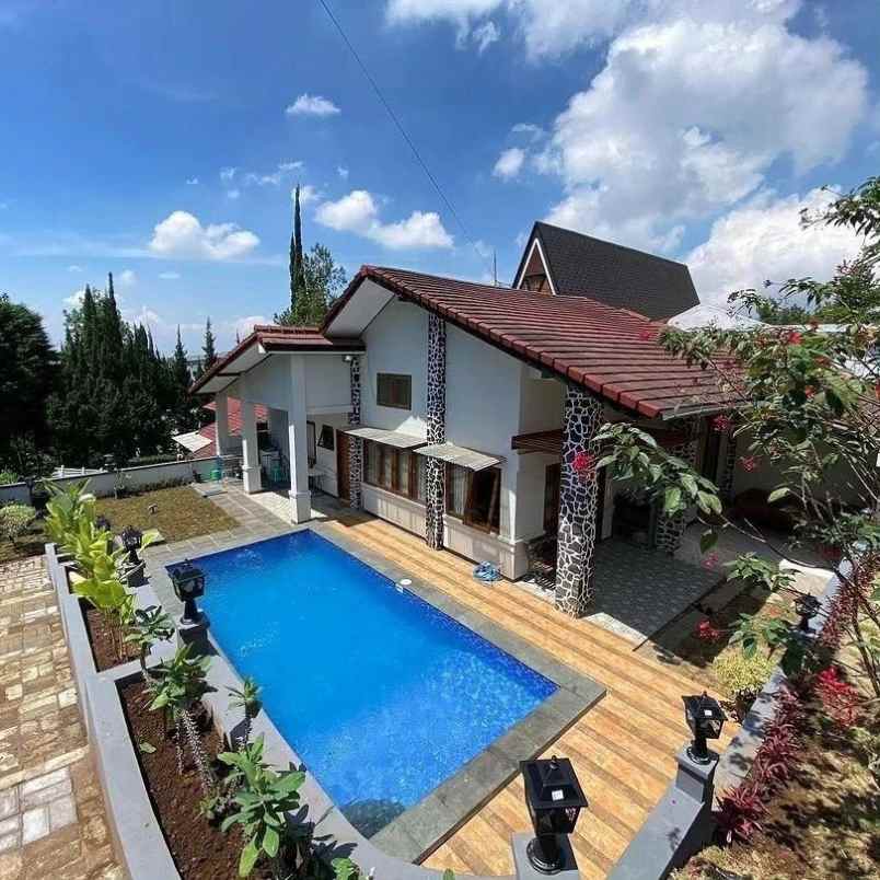 villa 3 kamar liburan keluarga di lembang