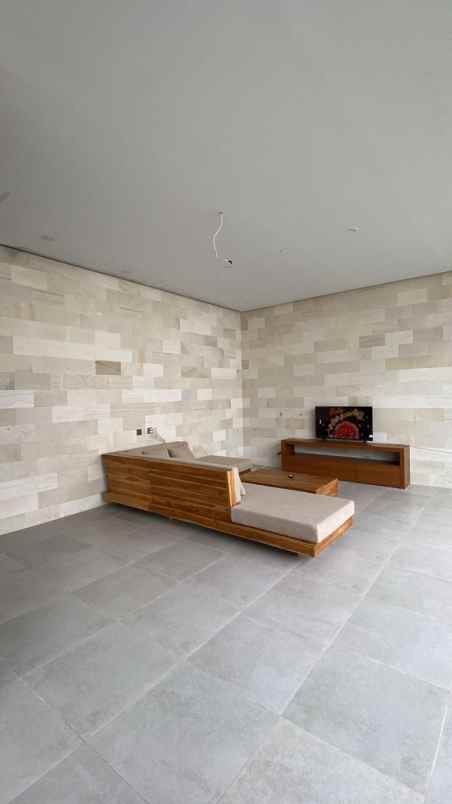 villa new fullfurnish shm dekat pantai canggu bali